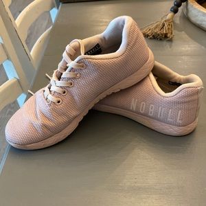 Nobull blush 8.5 womens